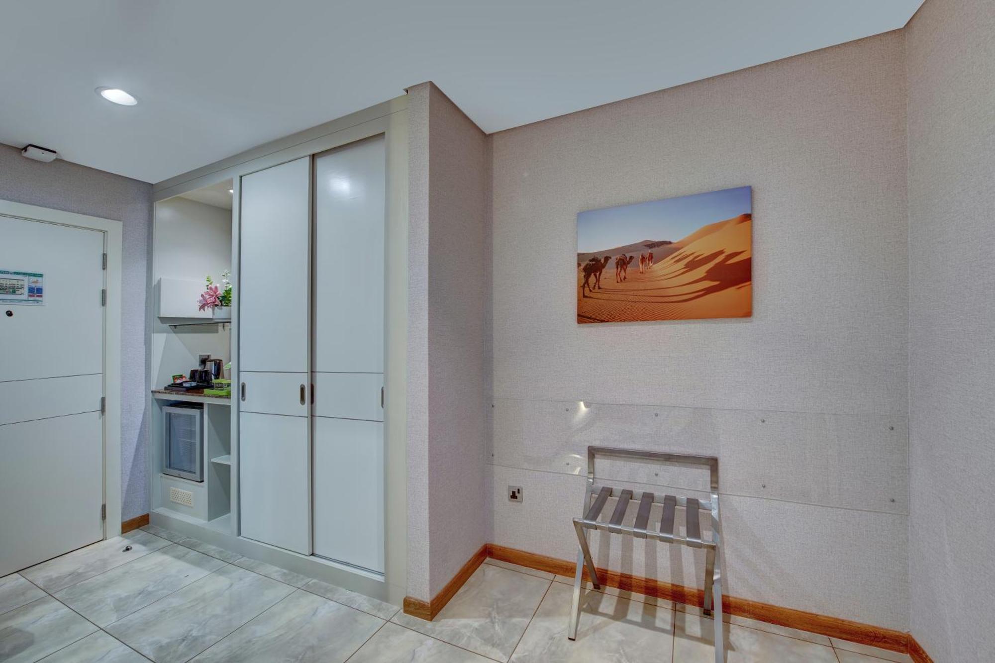 La Quinta By Wyndham Abu Dhabi Al Wahda Hotel Kültér fotó