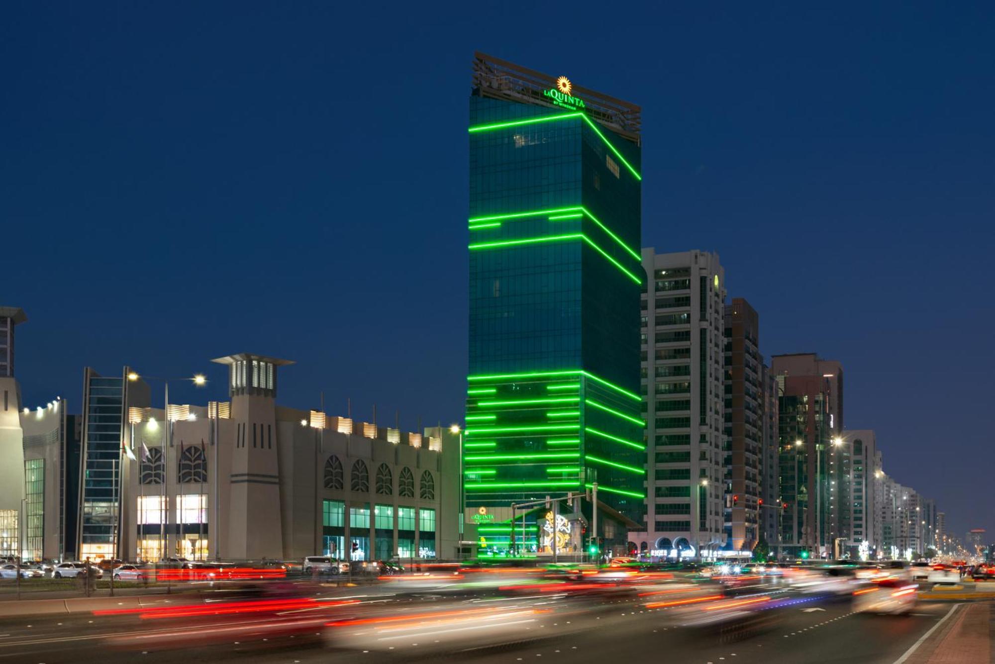 La Quinta By Wyndham Abu Dhabi Al Wahda Hotel Kültér fotó